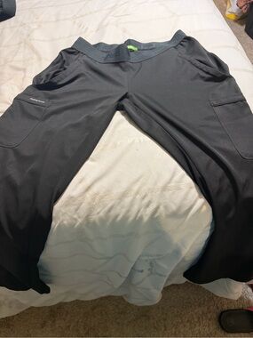 Women’s Black healing hands scrub pants
